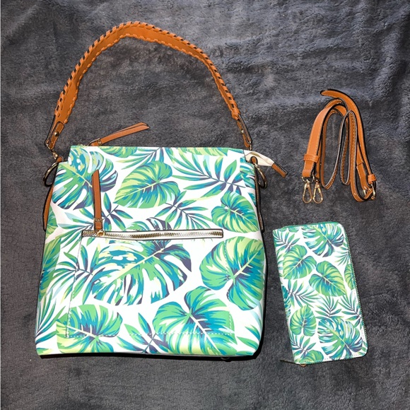 Palm Crossbody or Shoulder Bag - Picture 1 of 3